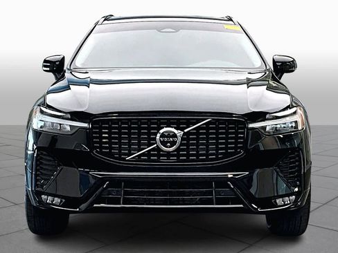 Used 2024 Volvo XC60 B5 Plus w/ Protection Package Premier image 3