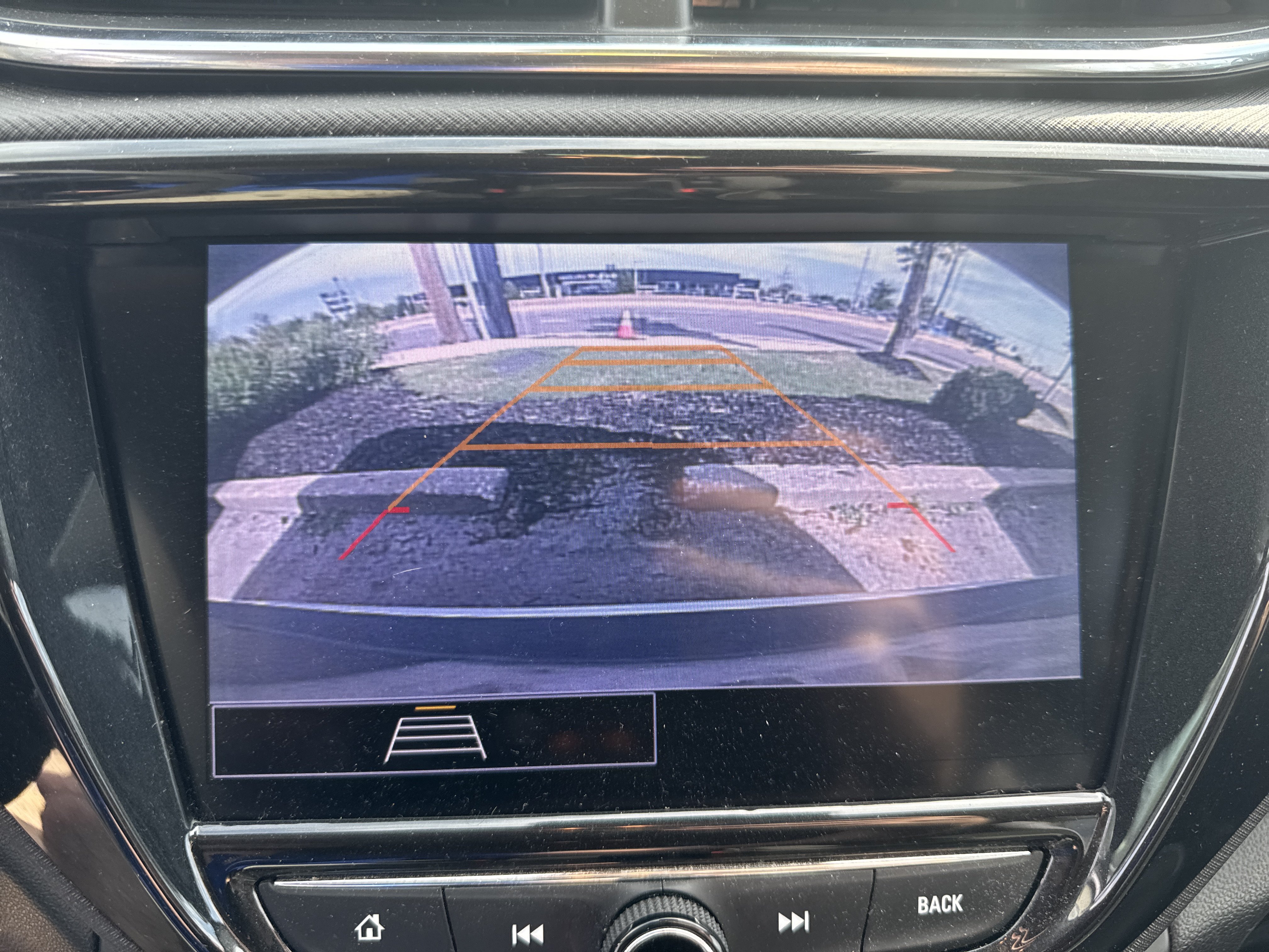 Used 2021 Chevrolet TrailBlazer LT w/ Convenience Package FWD image 11