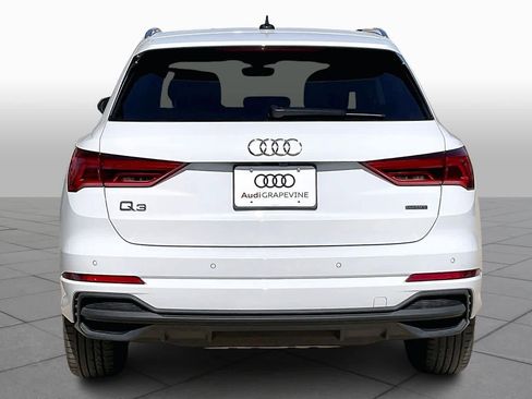 Used 2023 Audi Q3 2.0T Premium w/ Convenience Package image 5