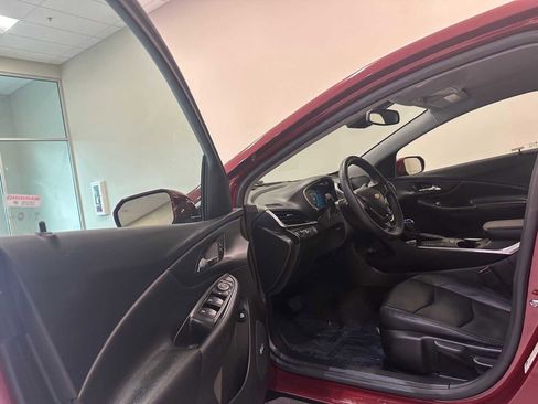Used 2017 Chevrolet Volt Premier w/ Driver Confidence II Package image 21