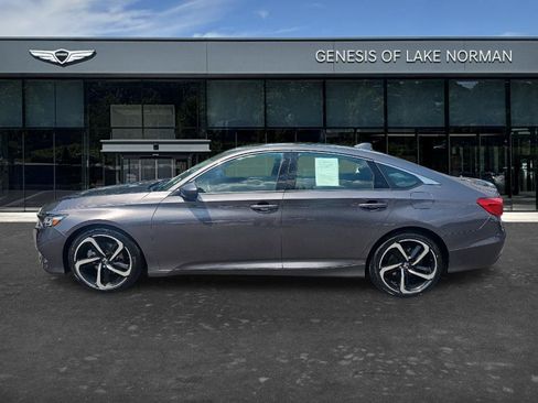 Used 2018 Honda Accord Sport image 7