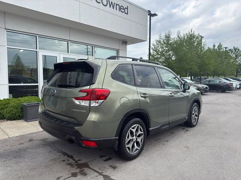 Used 2020 Subaru Forester Premium AWD/4WD image 3