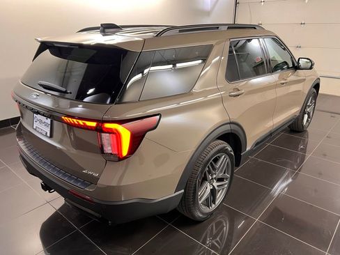 New 2026 Ford Explorer ST-Line w/ ST-Line Street Pack AWD/4WD image 6