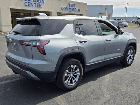 Used 2025 Chevrolet Equinox LT w/ Safety and Technology Package image 3