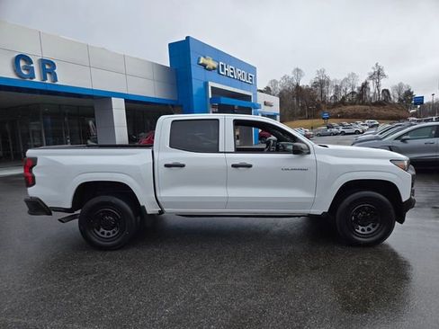 Used 2023 Chevrolet Colorado W/T image 8