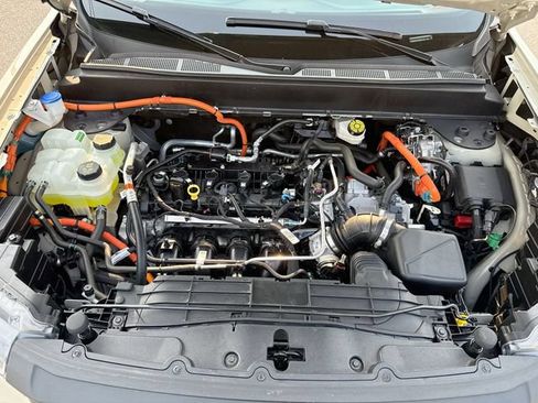 Certified 2025 Ford Maverick XL FWD image 36