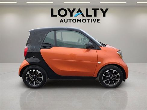 Used 2016 smart fortwo passion image 6