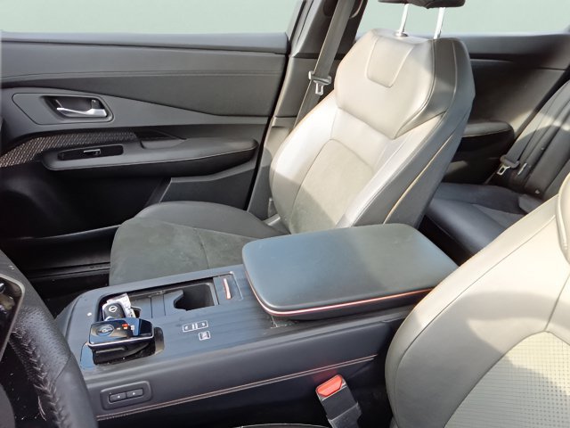 Certified 2024 Nissan Ariya AWD image 10