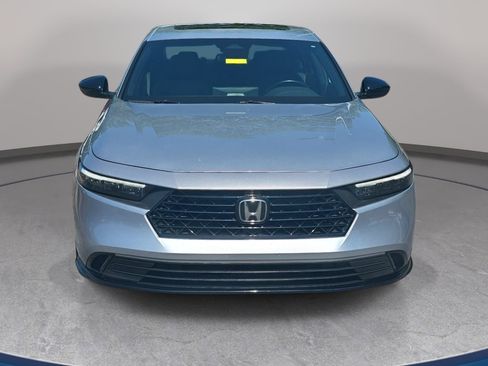 Used 2025 Honda Accord Sport image 2