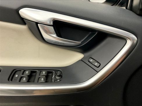 Used 2017 Volvo XC60 T5 Dynamic w/ Preferred Option Package FWD image 36