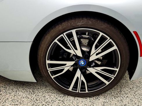 Used 2016 BMW i8 image 9