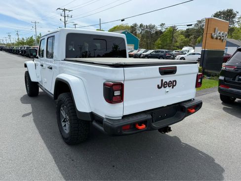 Used 2025 Jeep Gladiator Mojave AWD/4WD image 6