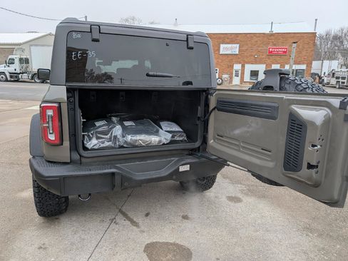 Used 2025 Ford Bronco Badlands AWD/4WD image 8