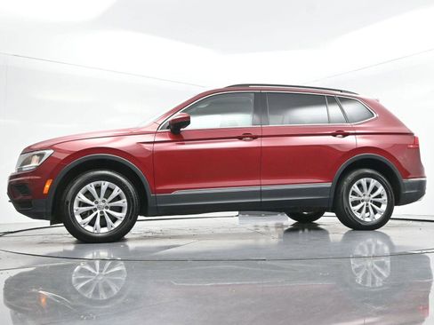 Used 2018 Volkswagen Tiguan SE w/ Panoramic Sunroof Package FWD image 48