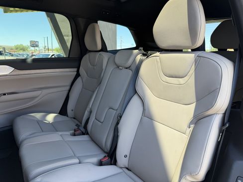 Used 2025 Volvo EX90 Ultra AWD/4WD image 35