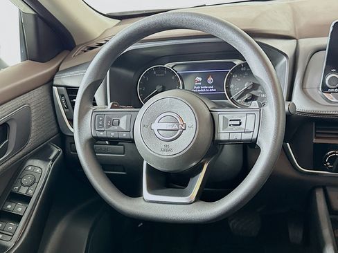 Used 2023 Nissan Rogue S AWD/4WD image 18