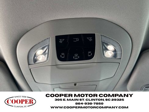 Used 2023 Chrysler Voyager LX image 23