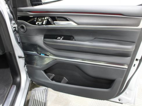 Used 2024 Jeep Grand Wagoneer Series II Obsidian w/ Quick Order Packagew 28T AWD/4WD image 26