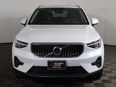 Used 2023 Volvo XC40 B5 Plus w/ Protection Package Premier AWD/4WD image 13