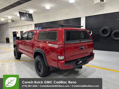 Used 2016 Toyota Tacoma TRD Off-Road w/ Premium & Technology Package AWD/4WD image 6