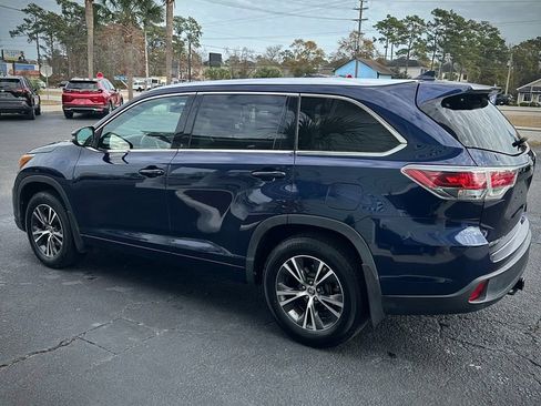Used 2016 Toyota Highlander XLE image 4