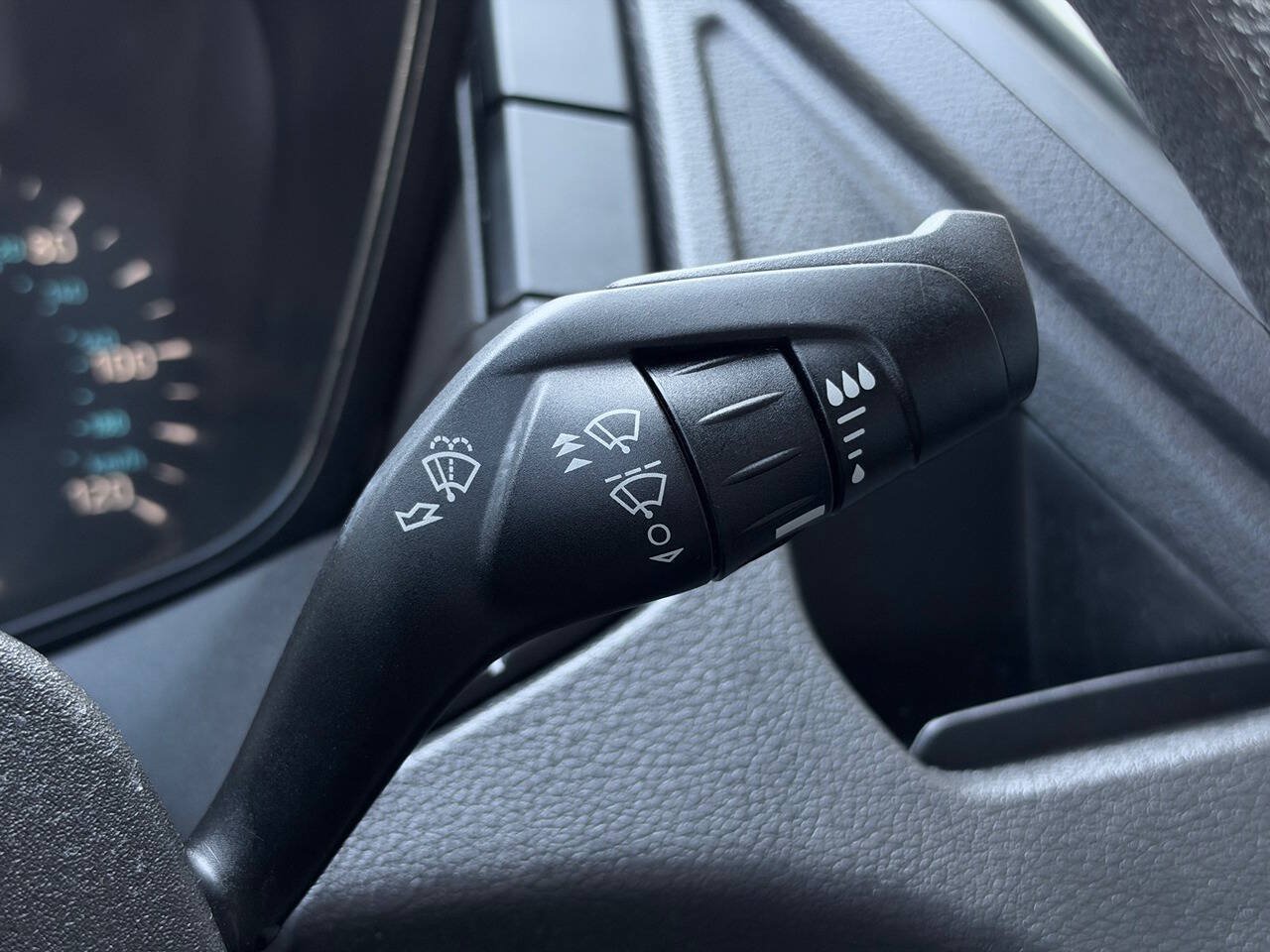 Used 2017 Ford Transit 150 XL RWD image 31