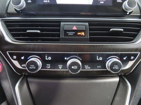 Used 2018 Honda Accord Touring image 30