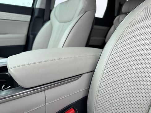 Used 2023 Hyundai Palisade Calligraphy image 15