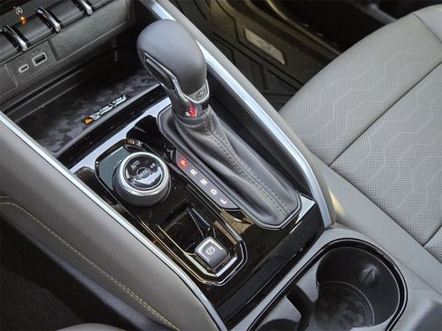 Used 2026 Chevrolet Colorado ZR2 w/ Technology Package image 9