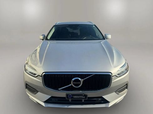 Used 2019 Volvo XC60 T5 Momentum w/ Multimedia Package AWD/4WD image 3