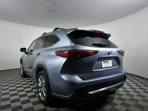 Used 2023 Toyota Highlander Limited image 13