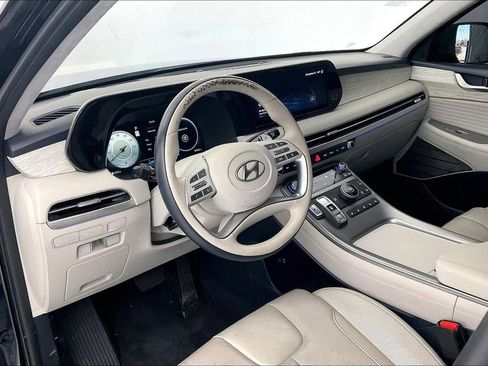 Used 2023 Hyundai Palisade Calligraphy image 15