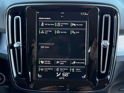 Used 2022 Volvo XC40 T5 Momentum image 27