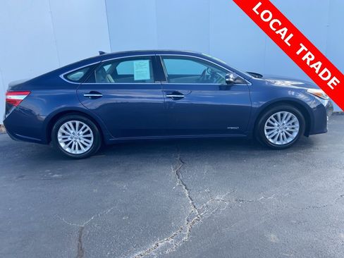Used 2014 Toyota Avalon Limited image 2