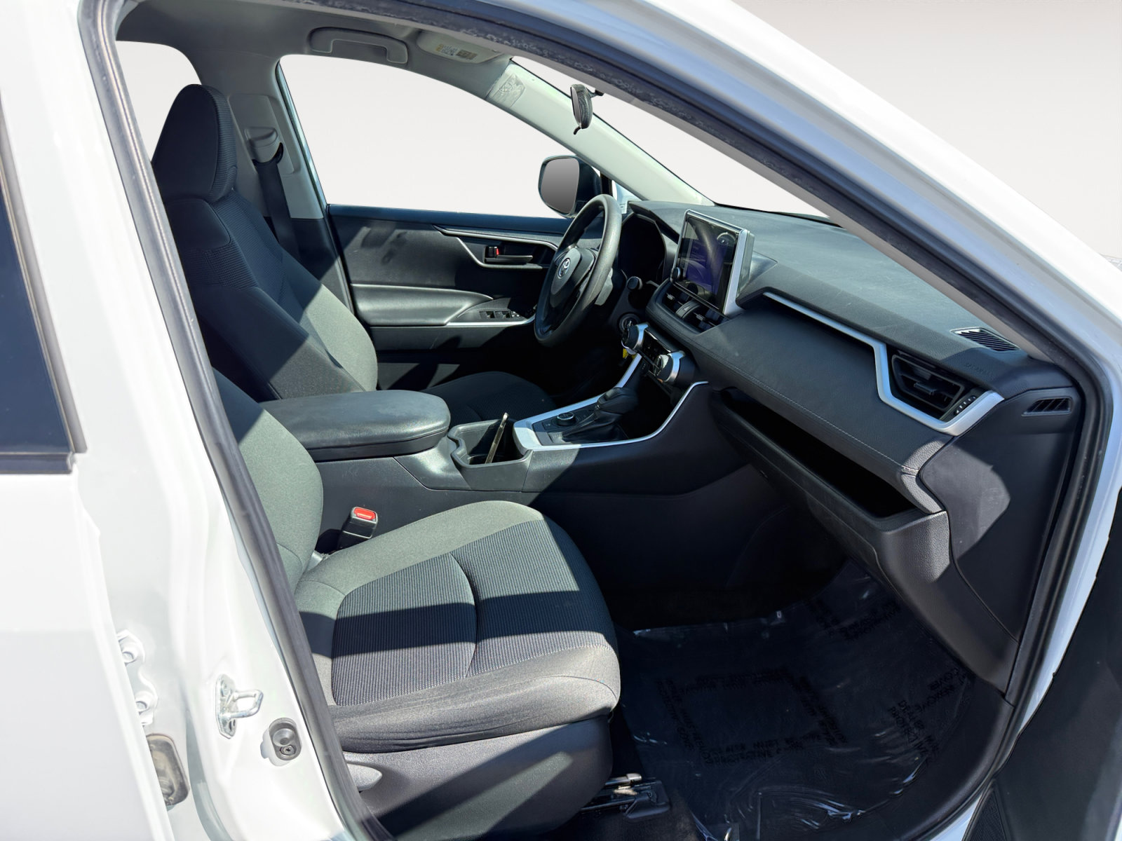 Used 2024 Toyota RAV4 LE AWD/4WD image 19