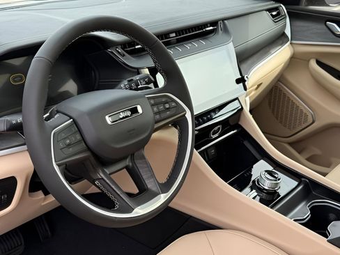 New 2026 Jeep Grand Cherokee Limited AWD/4WD image 20