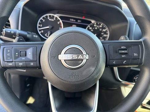 Used 2023 Nissan Rogue S image 19
