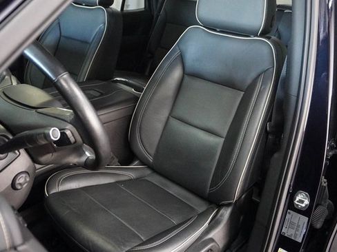 Used 2021 Chevrolet Tahoe Premier w/ Premium Package image 16