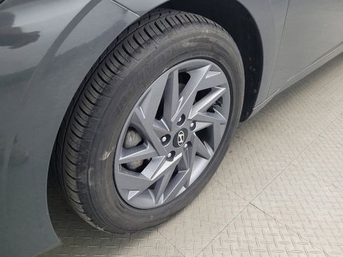 Used 2024 Hyundai Elantra SEL FWD image 31