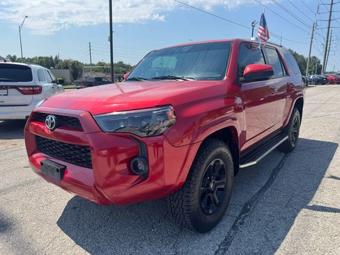 Used 2016 Toyota 4Runner SR5 AWD/4WD image 8
