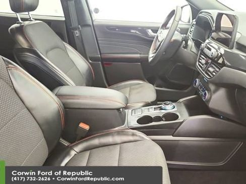 Used 2023 Ford Escape ST-Line image 25