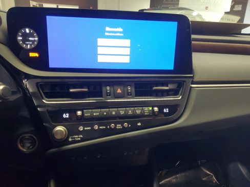 Used 2025 Lexus ES 300h w/ Premium Package image 28