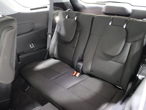 Used 2023 Ford Explorer XLT AWD/4WD image 21