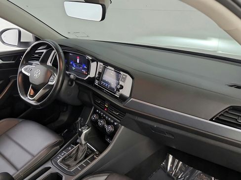Used 2022 Volkswagen Jetta SE w/ Panoramic Sunroof Package FWD image 32