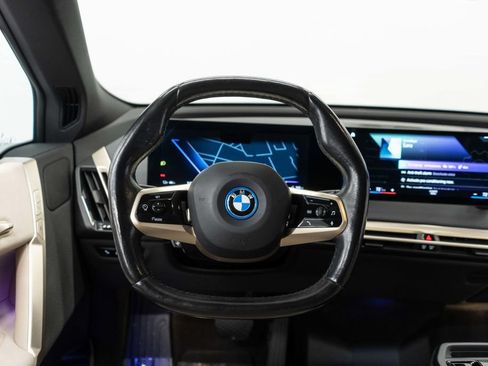 Used 2023 BMW iX xDrive50 w/ Sport Package AWD/4WD image 17
