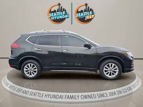 Used 2019 Nissan Rogue SV AWD/4WD image 6