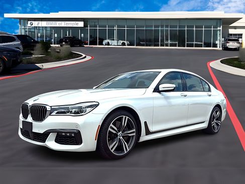 Used 2019 BMW 750i w/ Executive Package image 1