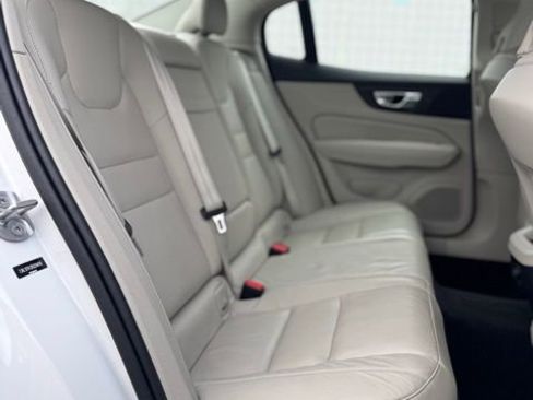 Used 2024 Volvo S60 B5 Core image 21