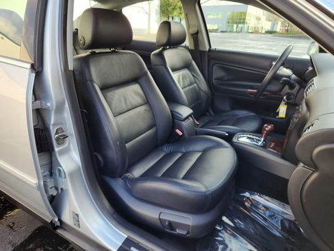 Used 2003 Volkswagen Passat GLX image 18