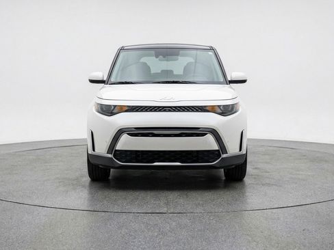 Used 2025 Kia Soul LX w/ LX Technology Package FWD image 2